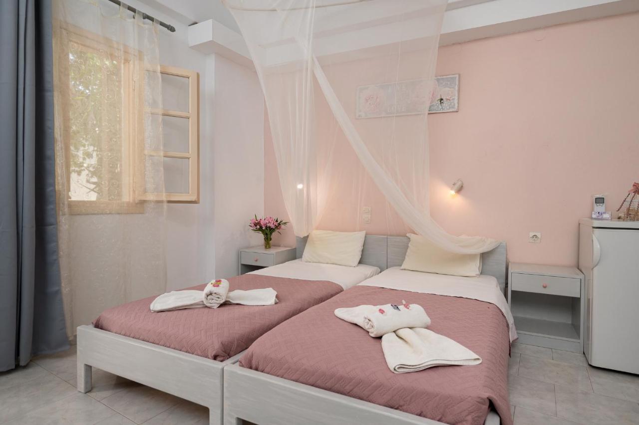 Sofia Rooms Pitsidia Exterior foto